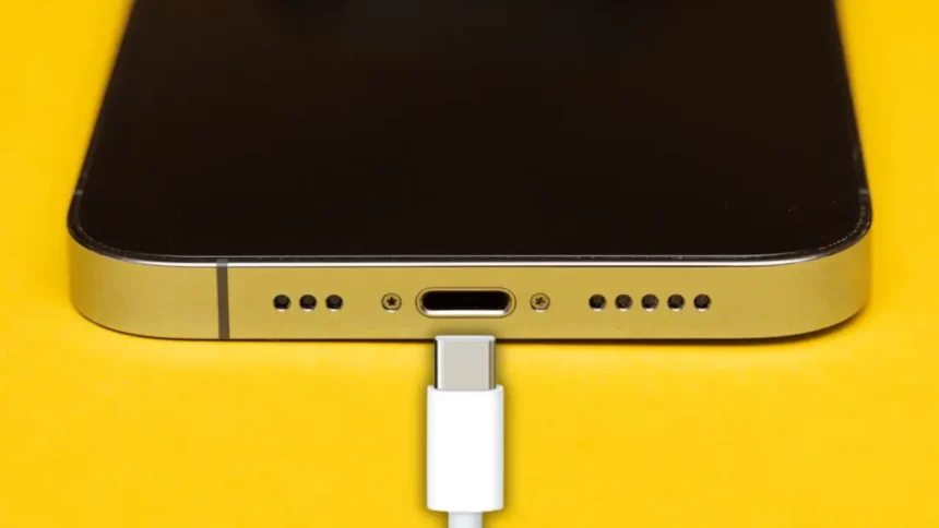 iPhone 15 charging port