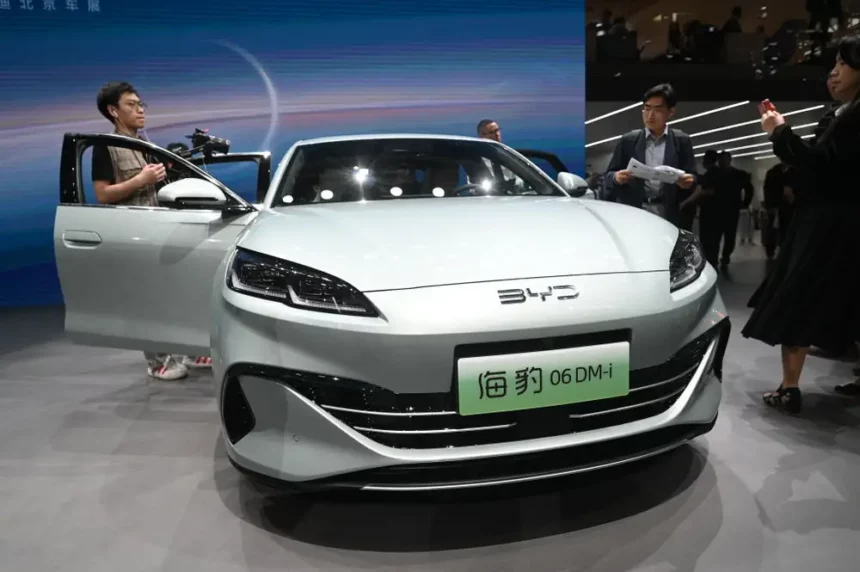 BYD Says its New Hybrid Cars Can Travel 1,250 Miles without Stoping for gas or charging