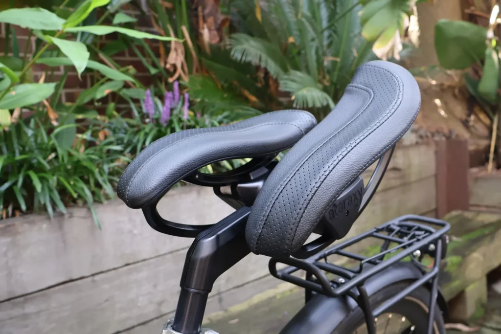 virtual axis bicycle seat