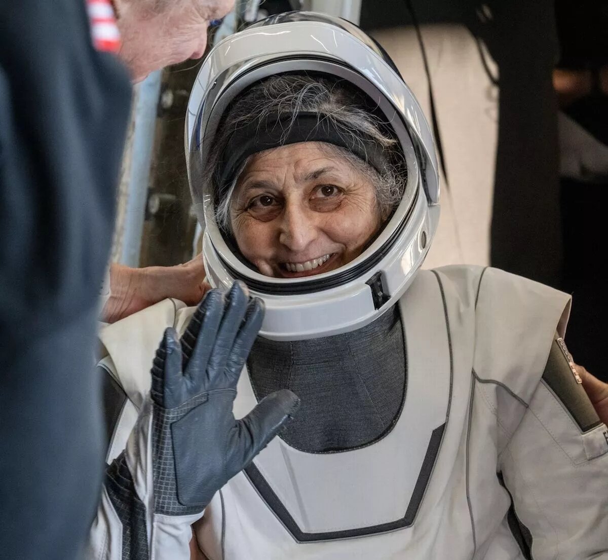 NASA Astronauts Return to Earth