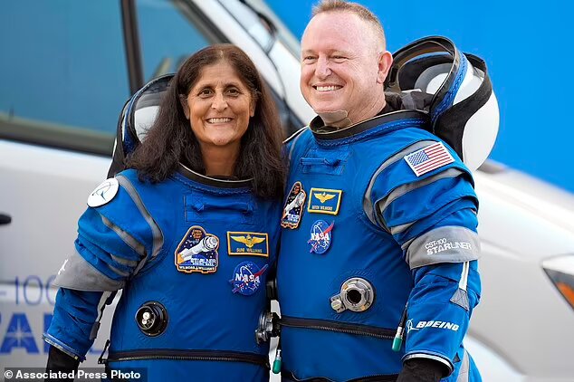 NASA Astronauts Return to Earth