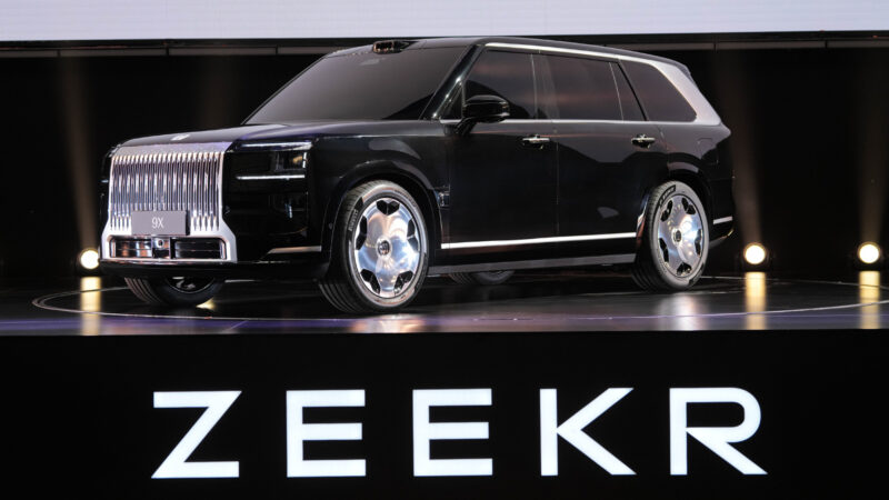  Zeekr 9X plug-in hybrid SUV