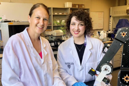 tiny magnetic robot dissolve kidney stones