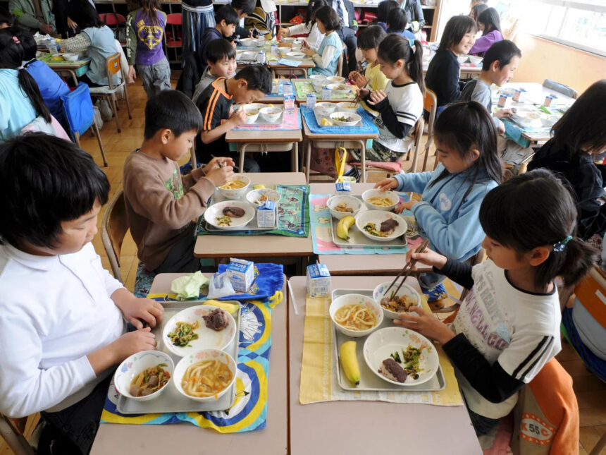 Japan school lunches