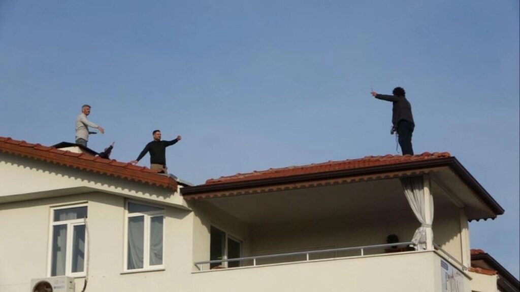 Turkish police rooftop incident