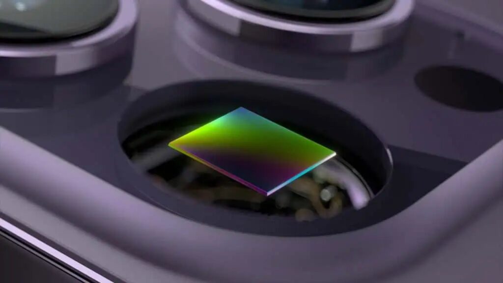 Apple to Use Samsung Camera Sensors in iPhone 18, Replacing Sony