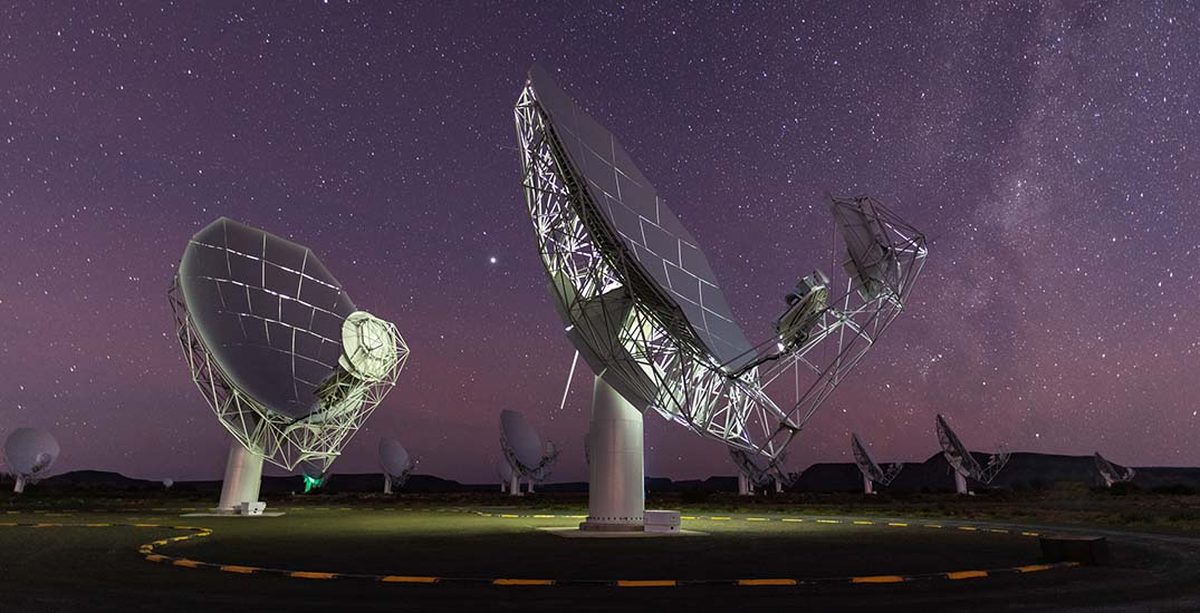 MeerKAT radio telescope dishes that detected the exoplanet radio signals from Beta Pictoris b