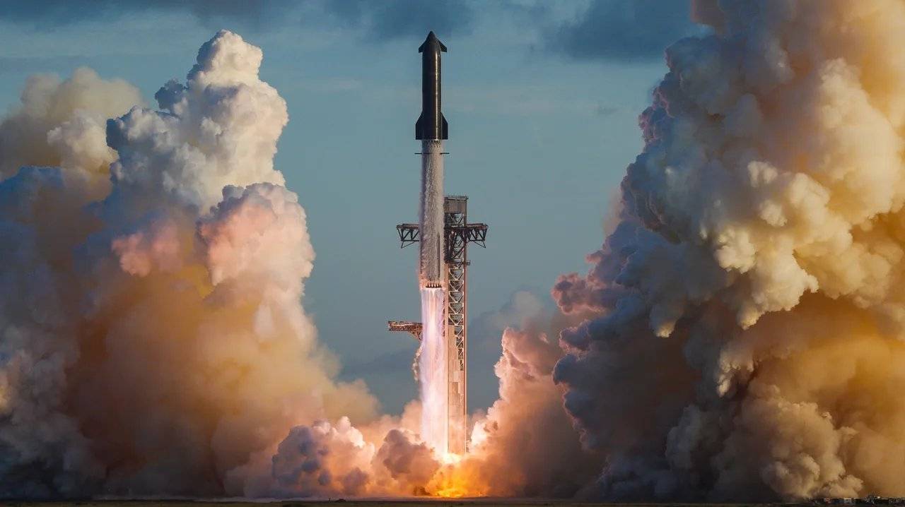 SpaceX Starship rises from the launch pad at Starbase during Flight 14
